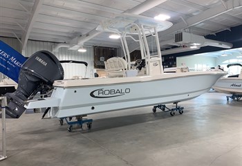 2024 Robalo 246 Cayman Ice Blue Boat
